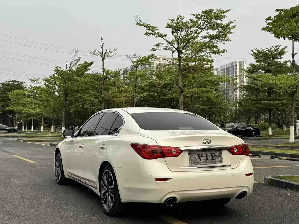 Infiniti Q50L 2015 — фото 8