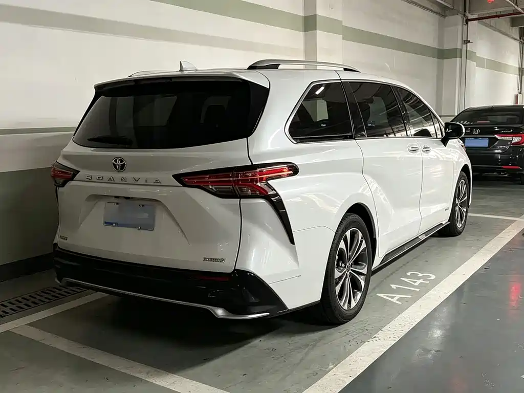Toyota Granvia 2023