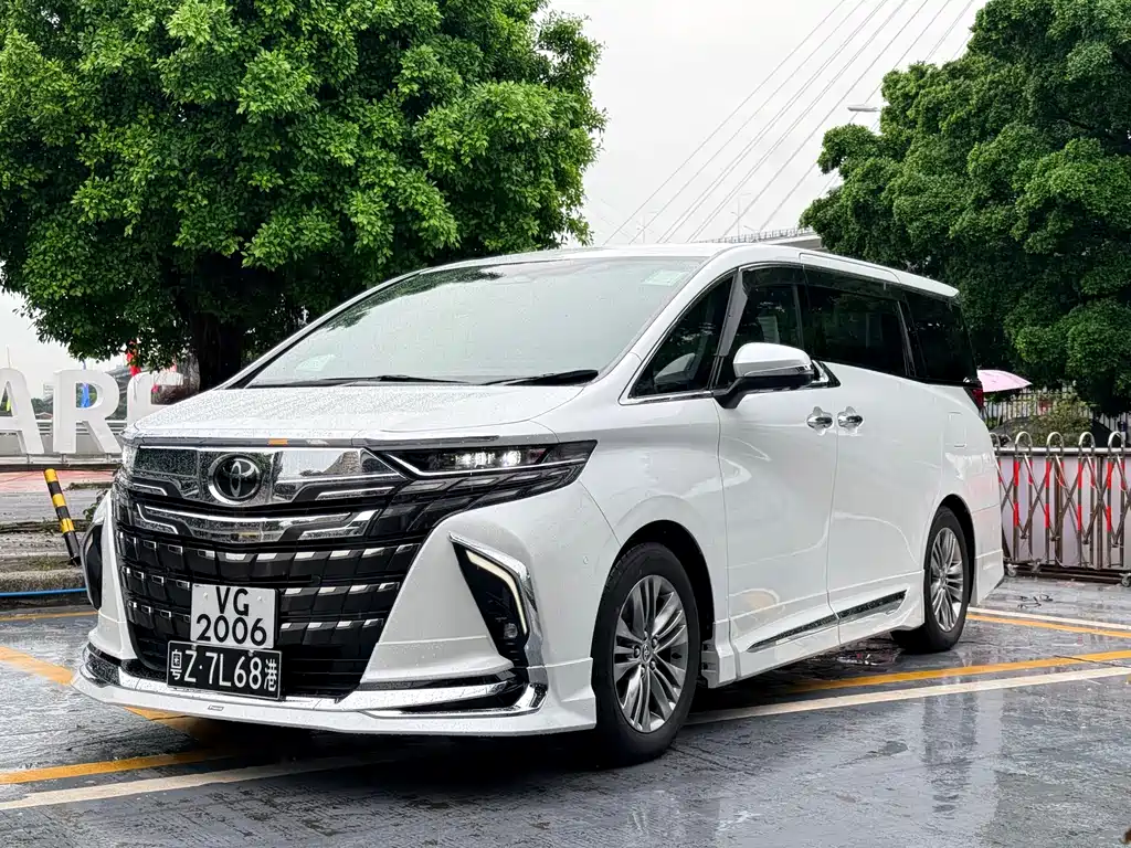 Toyota Alphard 2026