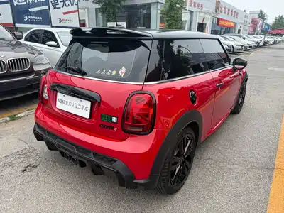 MINI MINI 2024