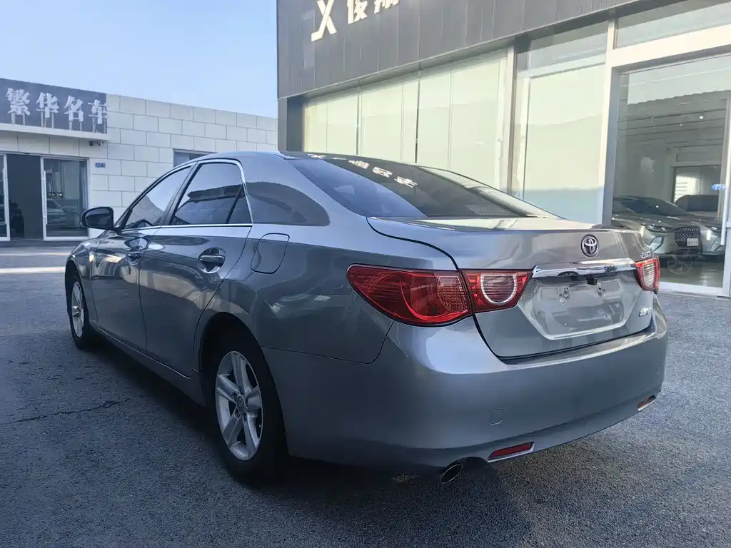 Toyota Reiz 2012