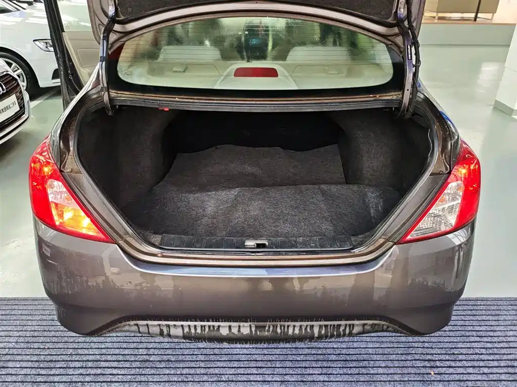 Nissan Sunny 2015 — фото 15