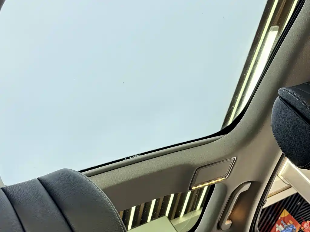Mercedes-Benz E-Class 2018 — фото 15
