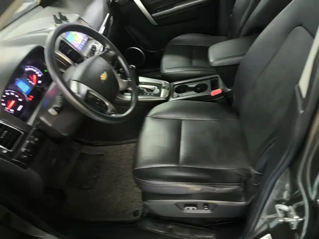 Chevrolet Captiva 2015 — фото 15