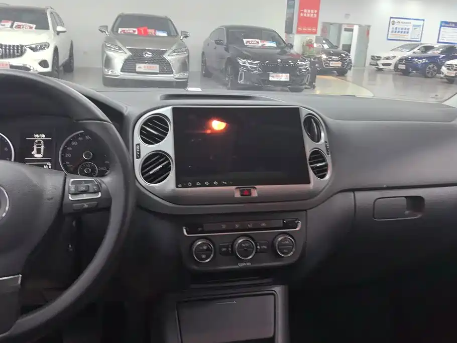 Volkswagen Tiguan 2017 — фото 13