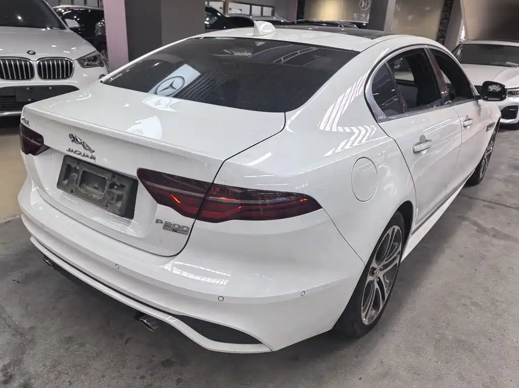 Jaguar XEL 2021 — фото 12