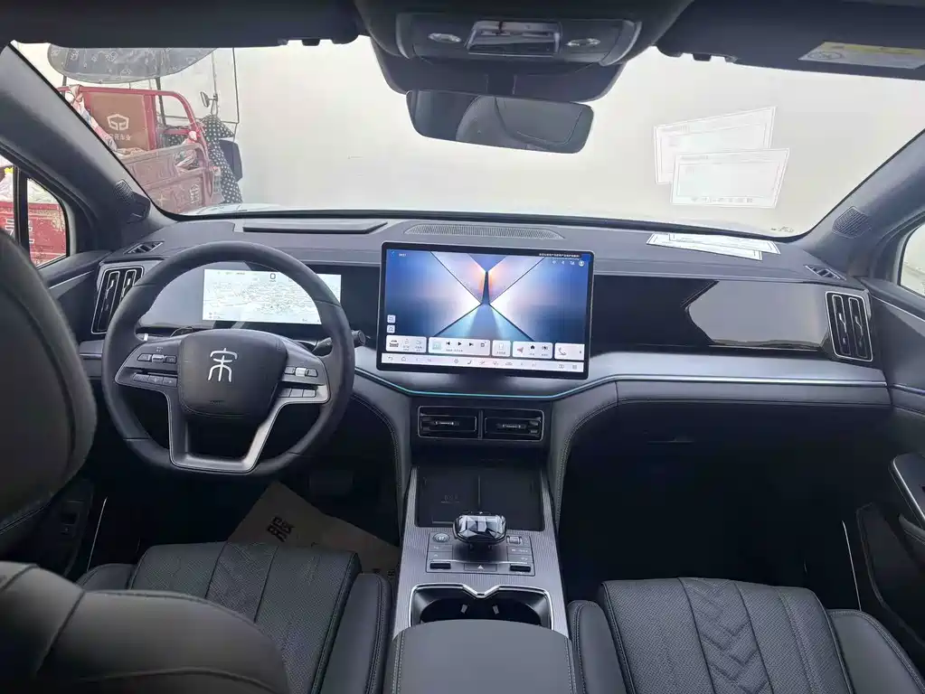 BYD L DM-i 2025 — фото 5