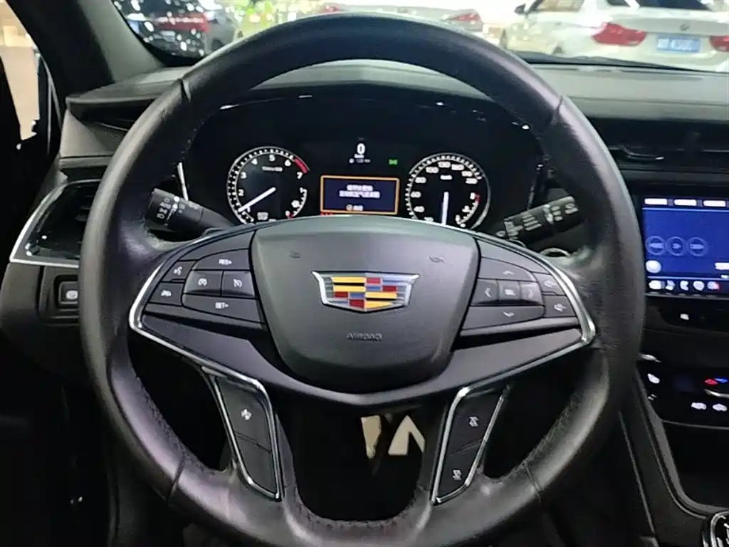 Cadillac XT5 2021 — фото 11