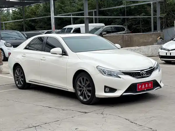 Toyota Reiz 2014