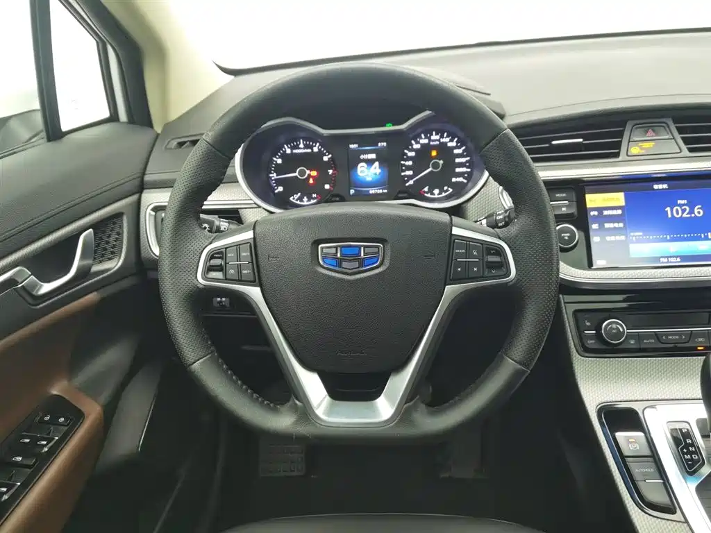 Geely Emgrand GS 2016 — фото 11