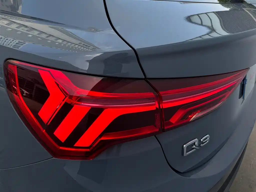 Audi Q3 Sportback 2023 — фото 9
