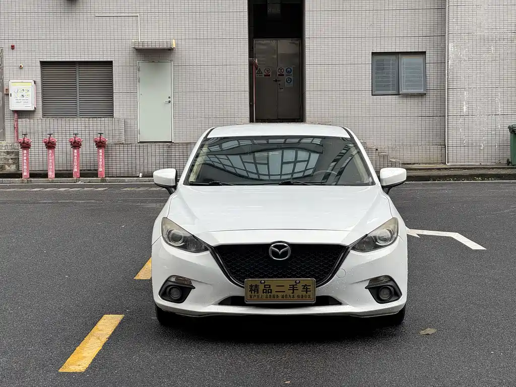 Mazda 3 Axela 2015