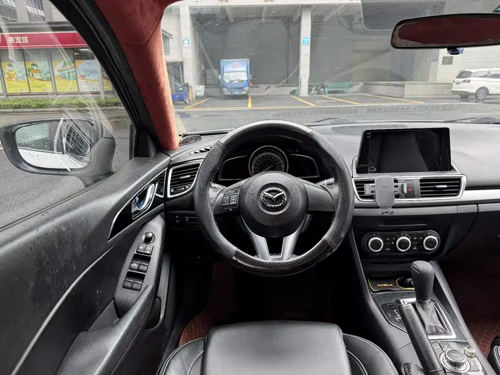 Mazda 3 Axela 2015