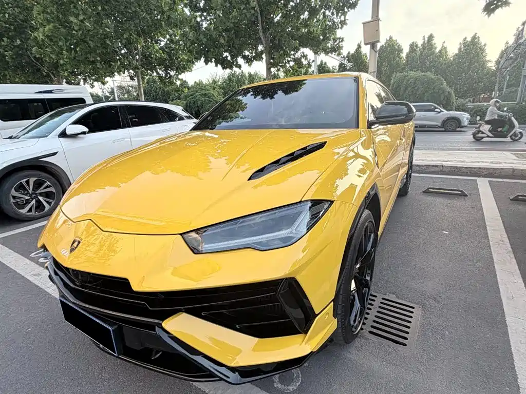 Lamborghini Urus 2024 — фото 3