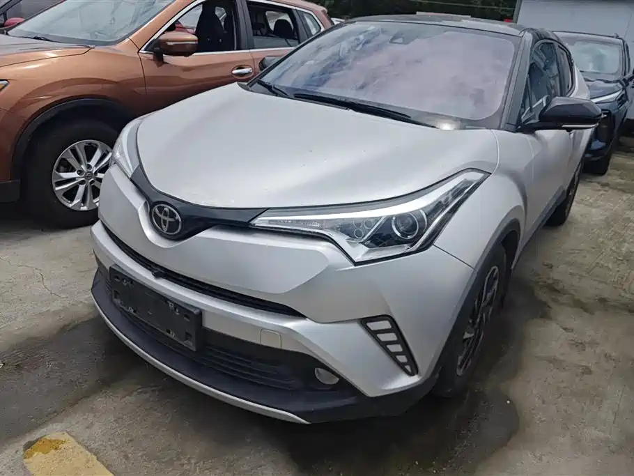 Toyota IZOA 2019 — фото 1