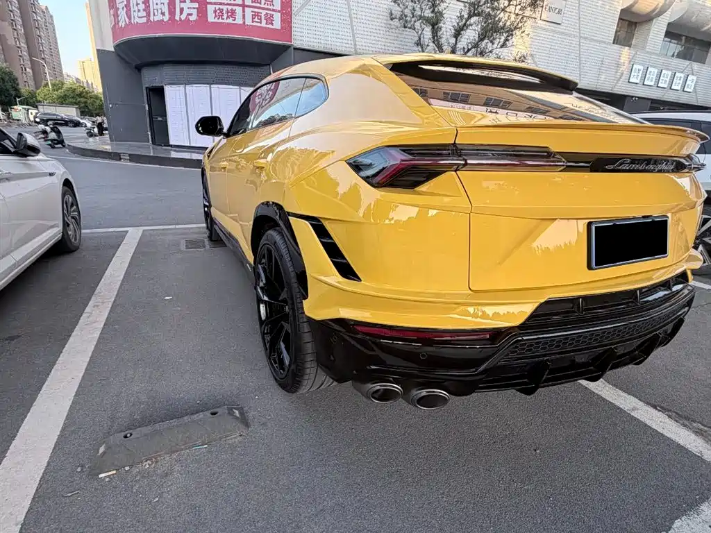 Lamborghini Urus 2024 — фото 5