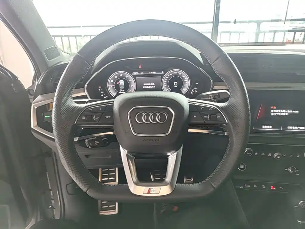 Audi Q3 Sportback 2025 — фото 11