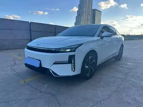 Geely Galaxy L6 2024