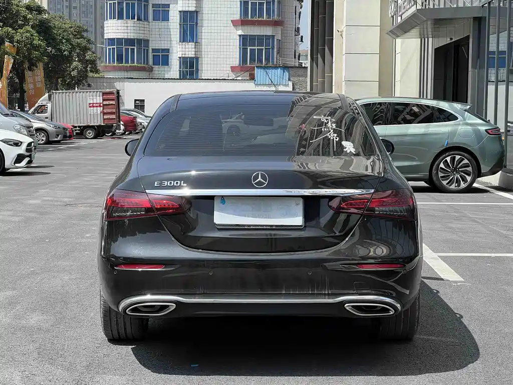 Mercedes-Benz E-Class 2023 — фото 4