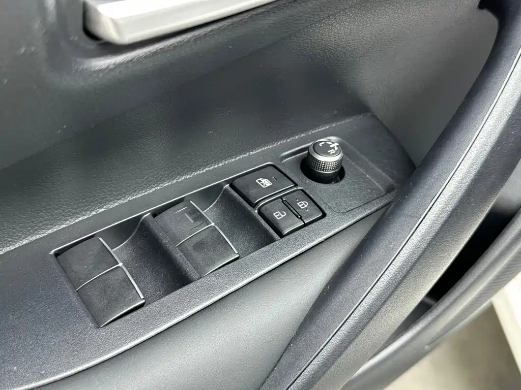Toyota Corolla 2023 — фото 12