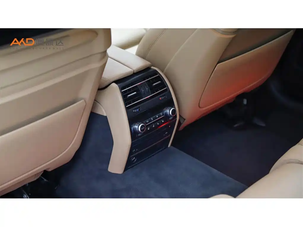 BMW 7 Series 2015 — фото 9