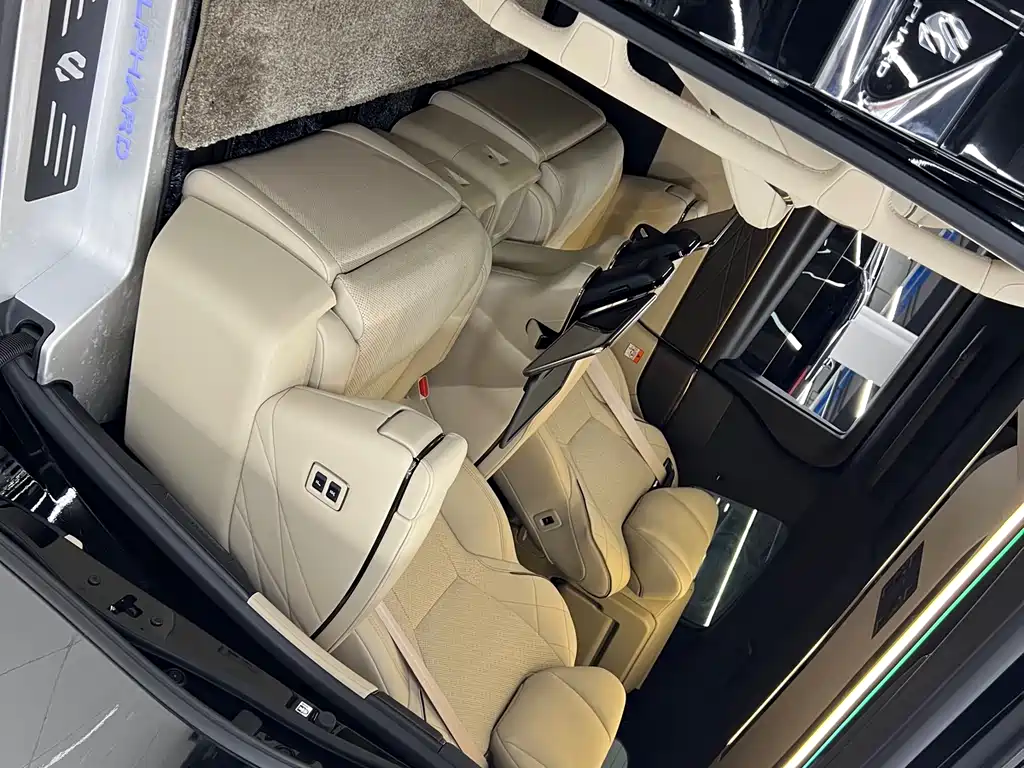 Toyota Alphard 2025 — фото 11