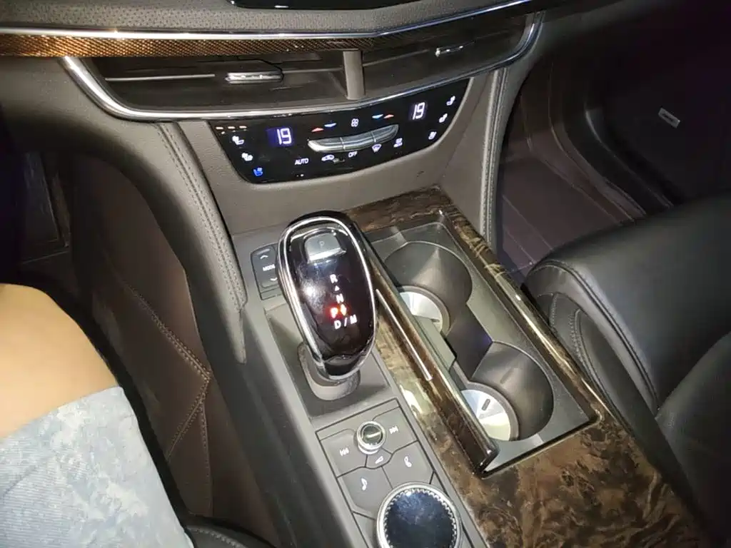 Cadillac CT6 2023 — фото 14