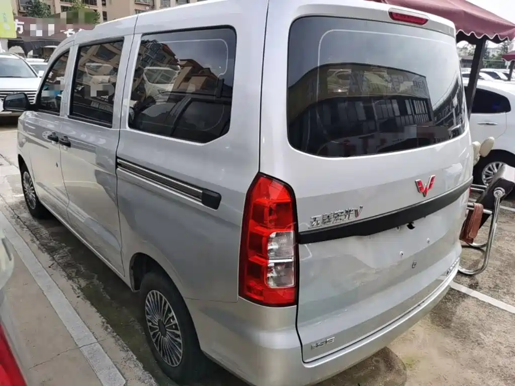 Wuling Hongguang V 2022
