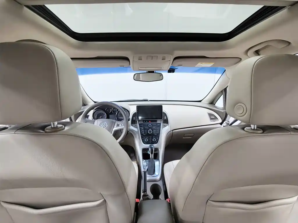 Buick Excelle 2014 — фото 10