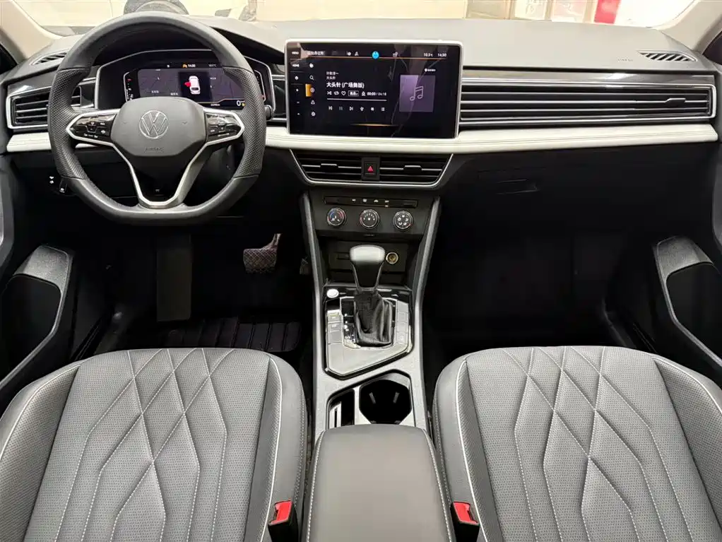 Volkswagen Tiguan L 2023 — фото 20