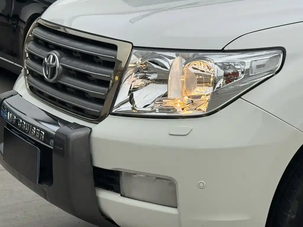 Toyota Land Cruiser 2011 — фото 16