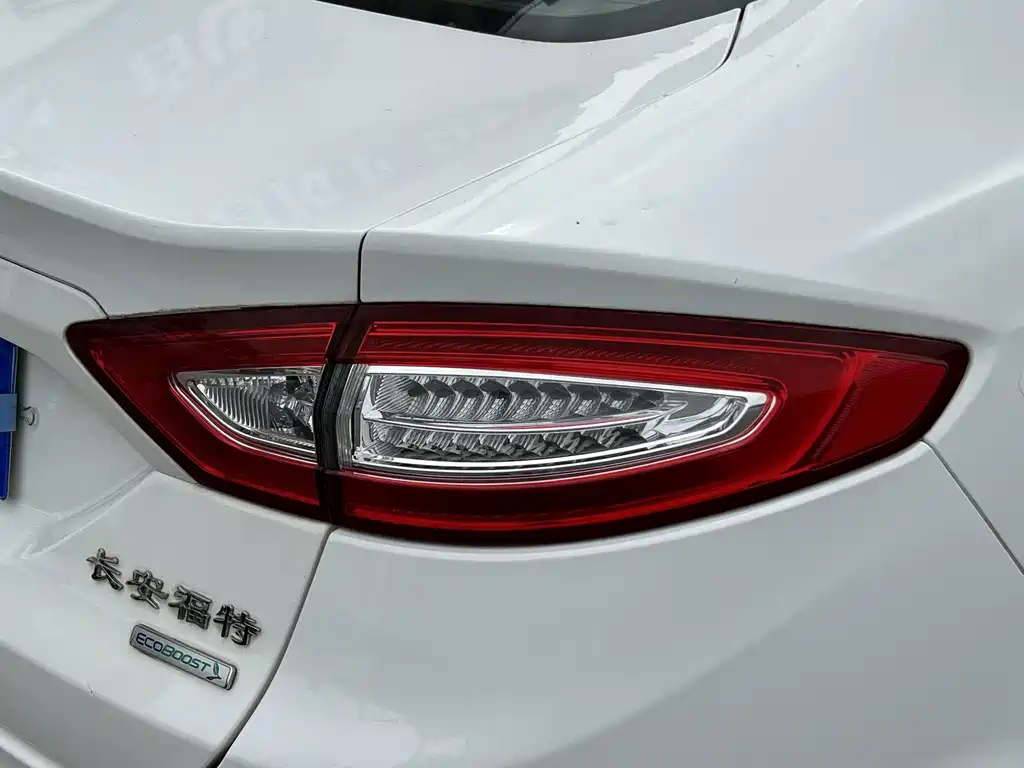 Ford Mondeo 2016 — фото 16