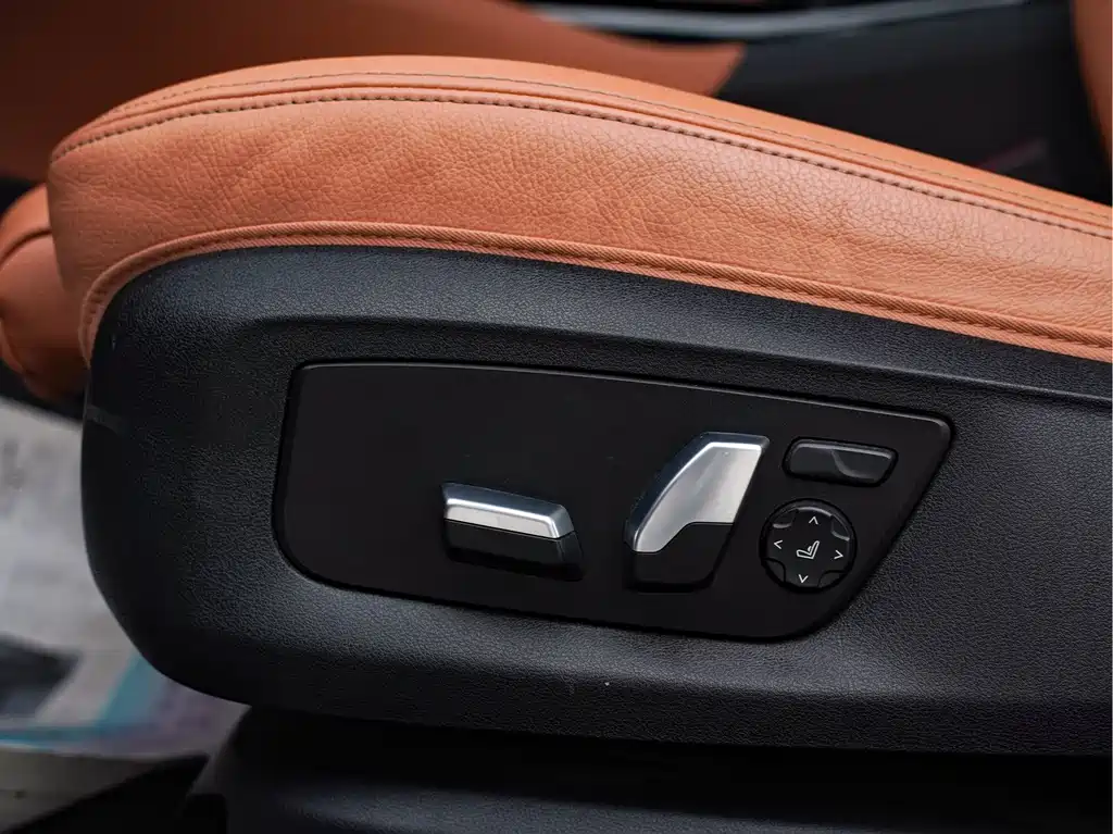 BMW 6 Series GT 2024 — фото 10
