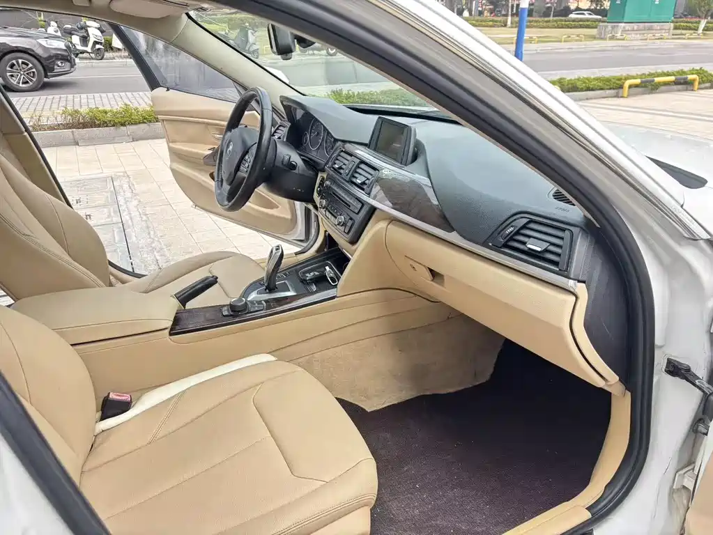 BMW 3 Series 2013 — фото 27