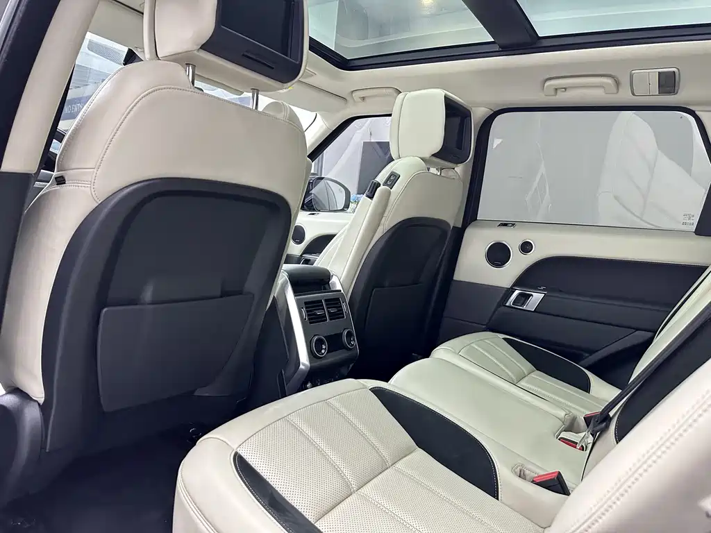 Land Rover Range Rover Sport 2023 — фото 14