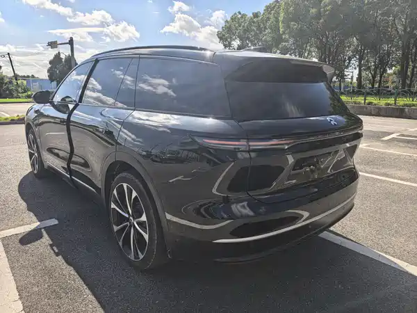 NIO ES8 2023