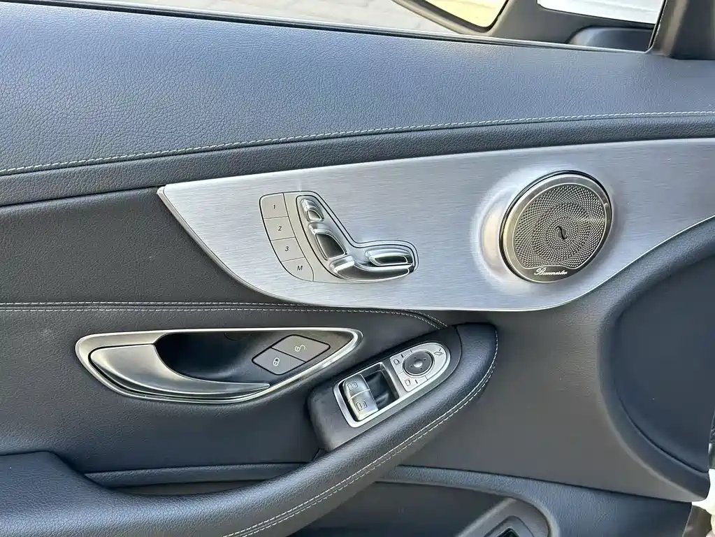 Mercedes-Benz C-Class 2019 — фото 15