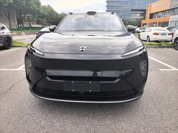 NIO ES8 2023