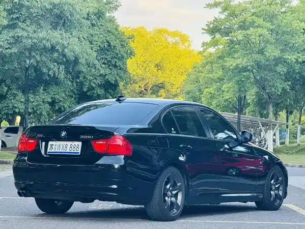 BMW 3 Series 2011