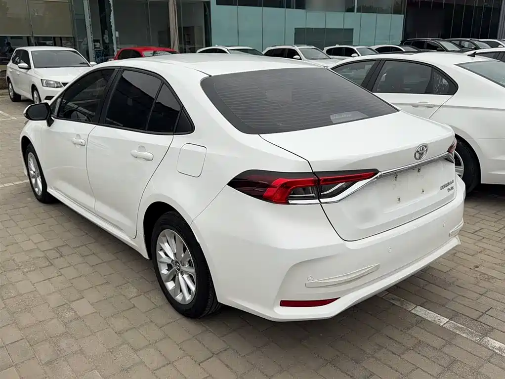 Toyota Corolla 2021 — фото 10