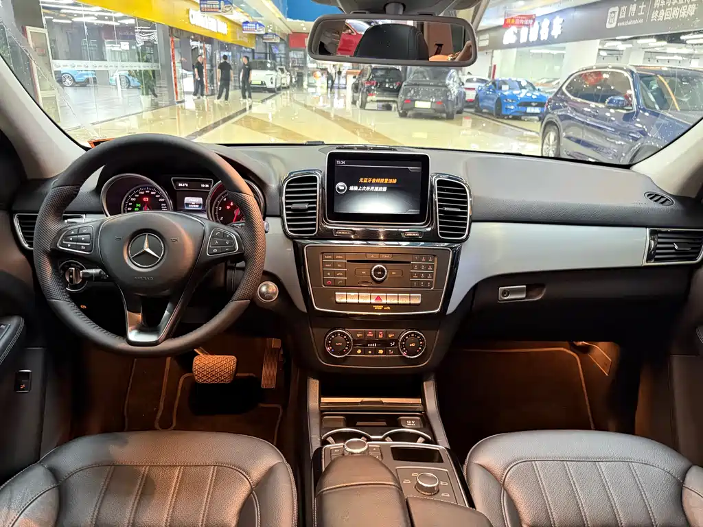 Mercedes-Benz GLE 2015 — фото 8