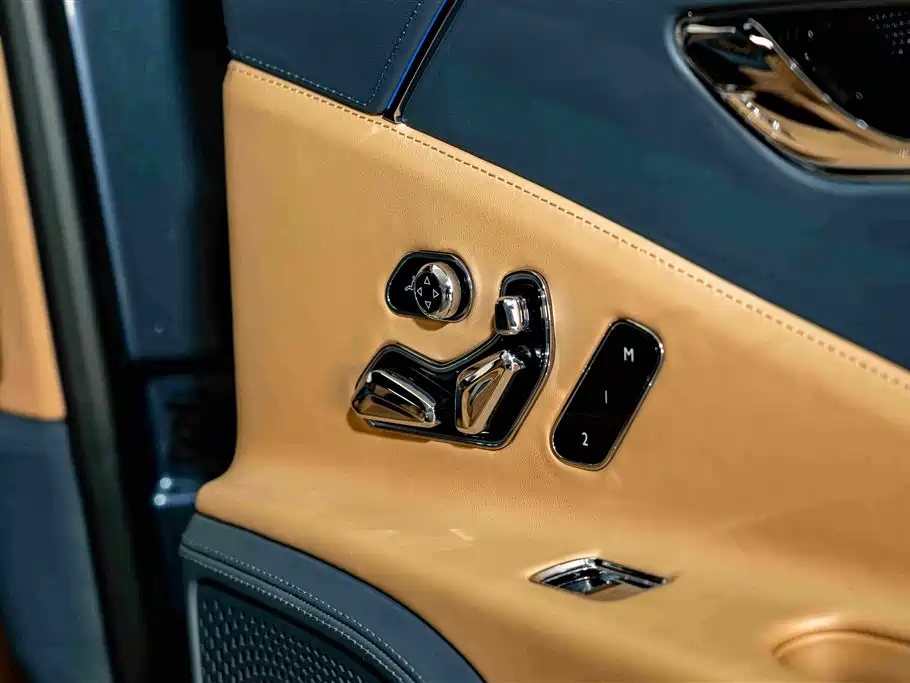 Bentley Flying Spur 2021 — фото 28