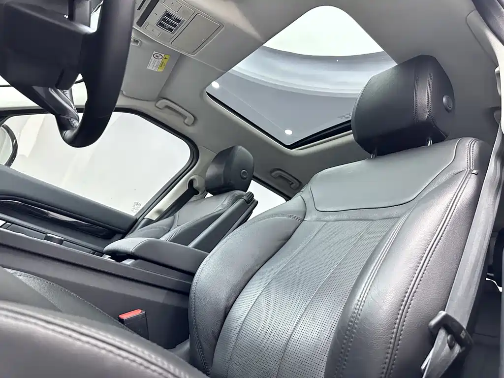 Land Rover Discovery 2017 — фото 13