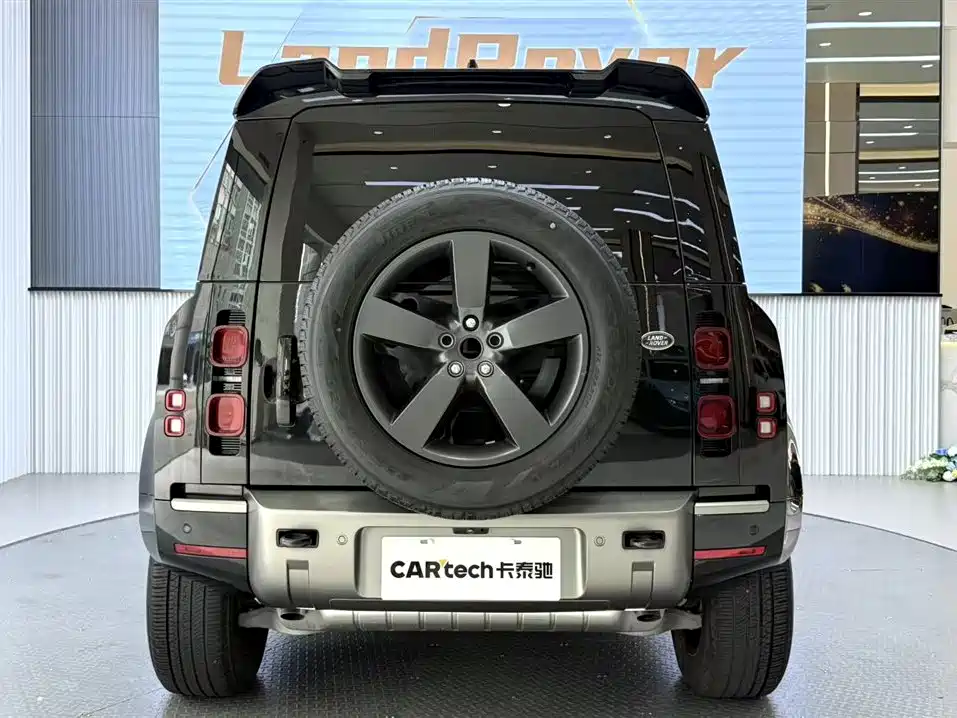 Land Rover Defender 2024 — фото 10