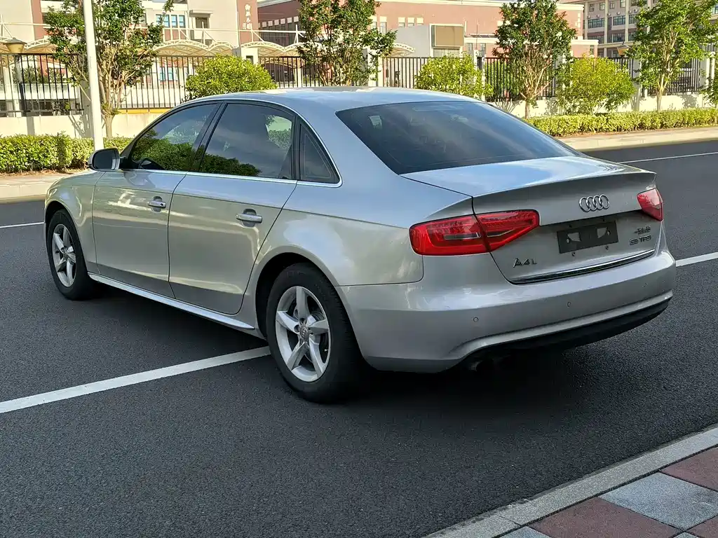 Audi A4L 2014