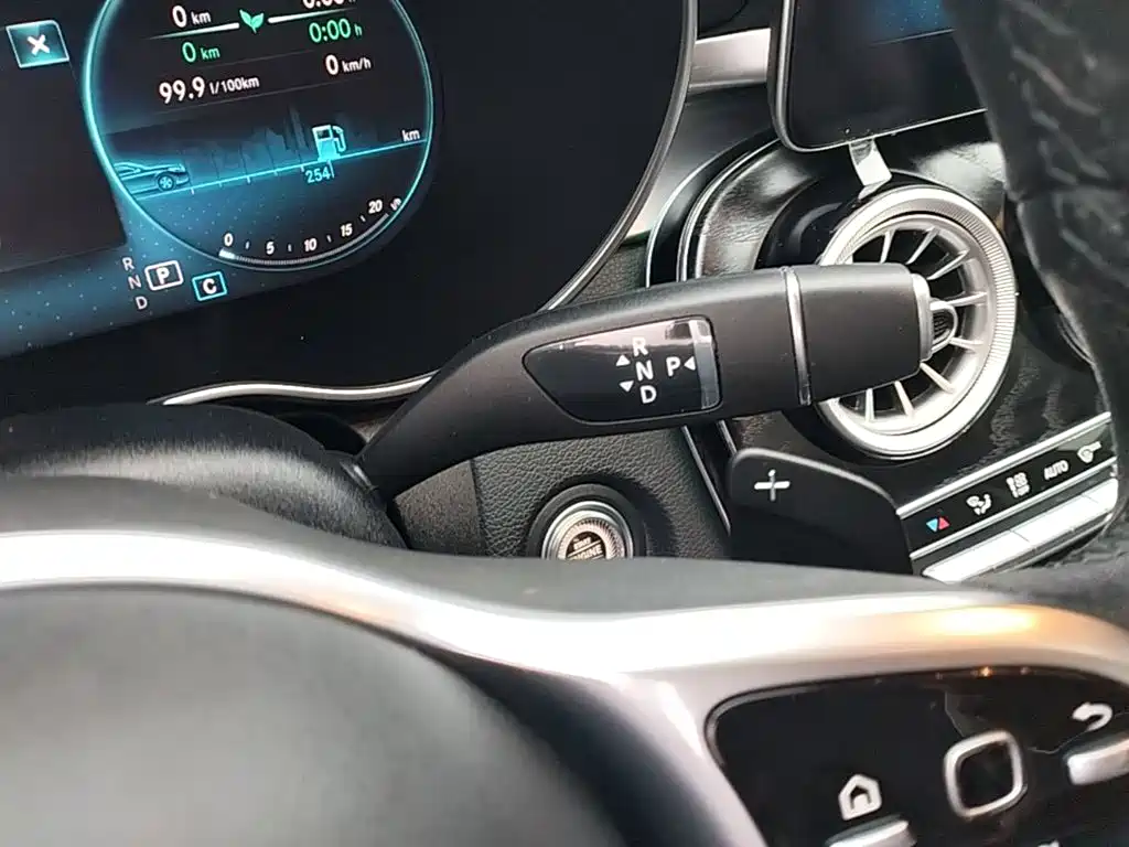 Mercedes-Benz C-Class 2019 — фото 14