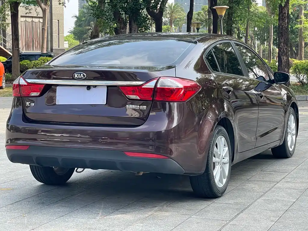 Kia K3 2017 — фото 13