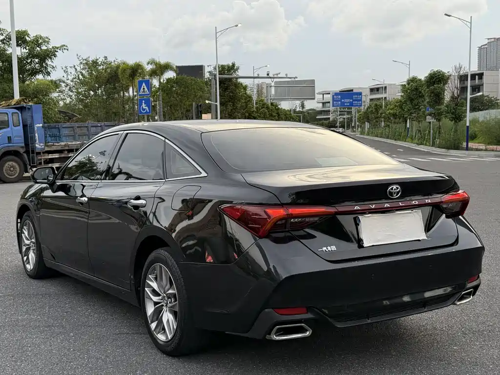 Toyota Avalon 2020 — фото 9