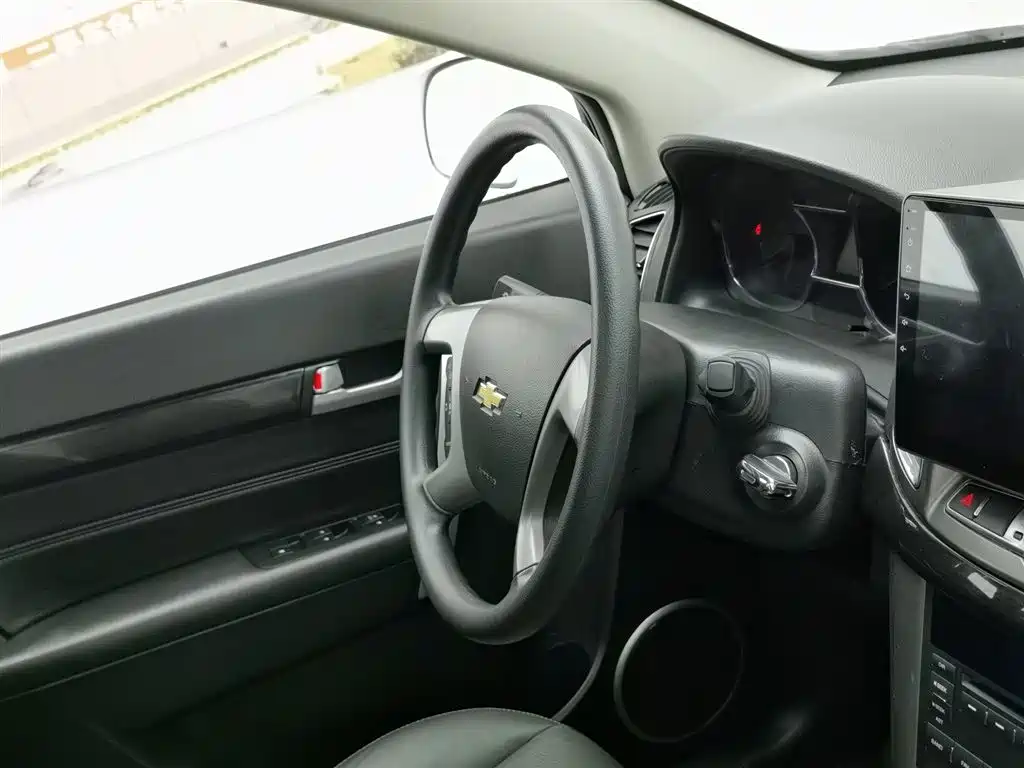 Chevrolet Captiva 2015 — фото 22