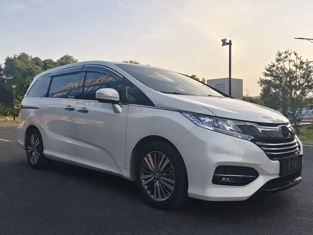 Honda Odyssey 2019 — фото 3